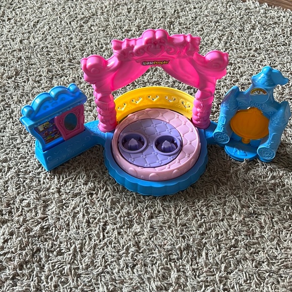 Cinderella Little People display - Picture 1 of 4